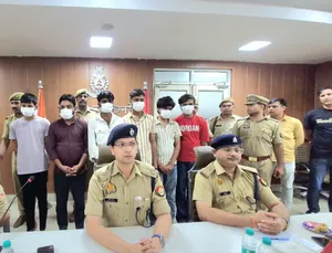 ग्रेटर नोएडा : डेटिंग ऐप से दोस्ती, फिर मारपीट कर लूटपाट करने वाले छह गिरफ्तार