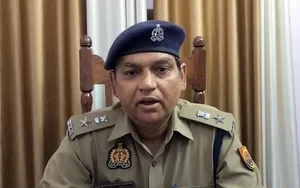उत्तर प्रदेश में एक प्राईवेट बस ट्रक से टकराई तीन की मौत