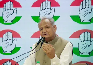 चुनाव आयोग का मतदाता पुनरीक्षण बड़ा मुद्दा, पता नहीं उनकी मंशा क्या है : अशोक गहलोत