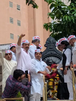 हिंदी भाषा विवाद: रोहित पवार का सरकार पर हमला, सुप्रिया सुले को शाह की बधाई को बताया शिष्टाचार
