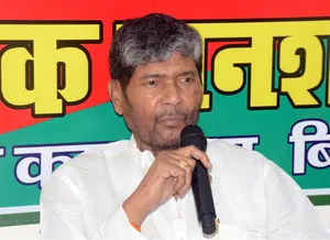 Patna: Pashupati Kumar Paras addresses press conference