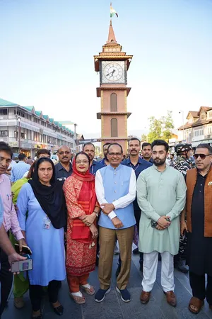 शिवराज सिंह चौहान ने लाल चौक का किया दौरा, कश्मीर को बताया भारत का मुकुट मणि