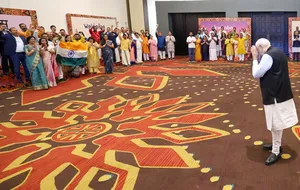 PM Modi Receives Welcome by Indian community