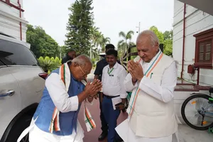 जीतन राम मांझी ने राज्यपाल आरिफ मोहम्मद खान से की मुलाकात