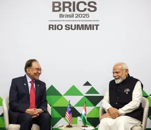 PM Modi, Malaysian counterpart review progress in bilateral ties
