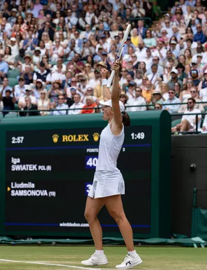 Iga Swiatek reaches maiden semifinal with straight sets win over Liudmila Samsonova in women's singles section in Wimbledon 2025 in London on Wednesday. Photo credit: Wimbledon/X