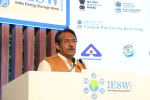 India on track to achieve clean mobility goals: Minister