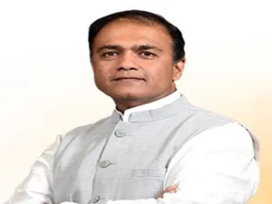 'जबरन या लालच देकर धर्म परिवर्तन कराना गलत', महाराष्ट्र के मंत्री पंकज भोयर ने कहा- अगले सत्र में लाएंगे धर्मांतरण विरोधी कानून