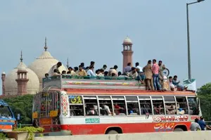 (120819) PAKISTAN-LAHORE-EID-AL-ADHA-TRAVELERS