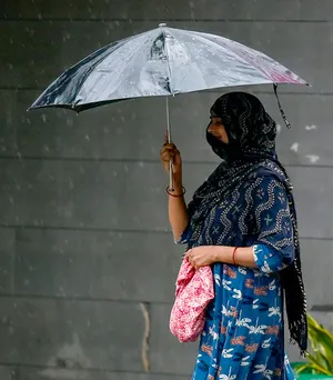 Weather: Rain in Noida