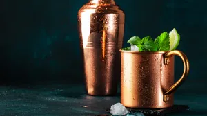Copper Water: రాగి పాత్రలో నిల్వ చేసిన నీరు విషంగా మారుతుంది? ఎలాగంటే