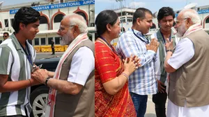 యువ క్రికెటర్ వైభవ్ సూర్యవంశీని కలిసిన ప్రధాని మోదీ