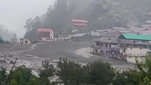 Uttarakhand Cloudburst: ఉత్తరాఖండ్‌లో క్లౌడ్ బరస్ట్.. కొండ చరియలు విరిగిపడి మొత్తం నాశనం.. భయానక దృశ్యాలు చూశారా?