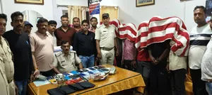 train dacoity gang post image