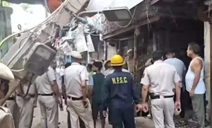 Delhi building collapse post image