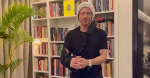 SRK post image