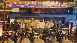 बाइक से स्टंट करने वाले गिरफ्तार ।
