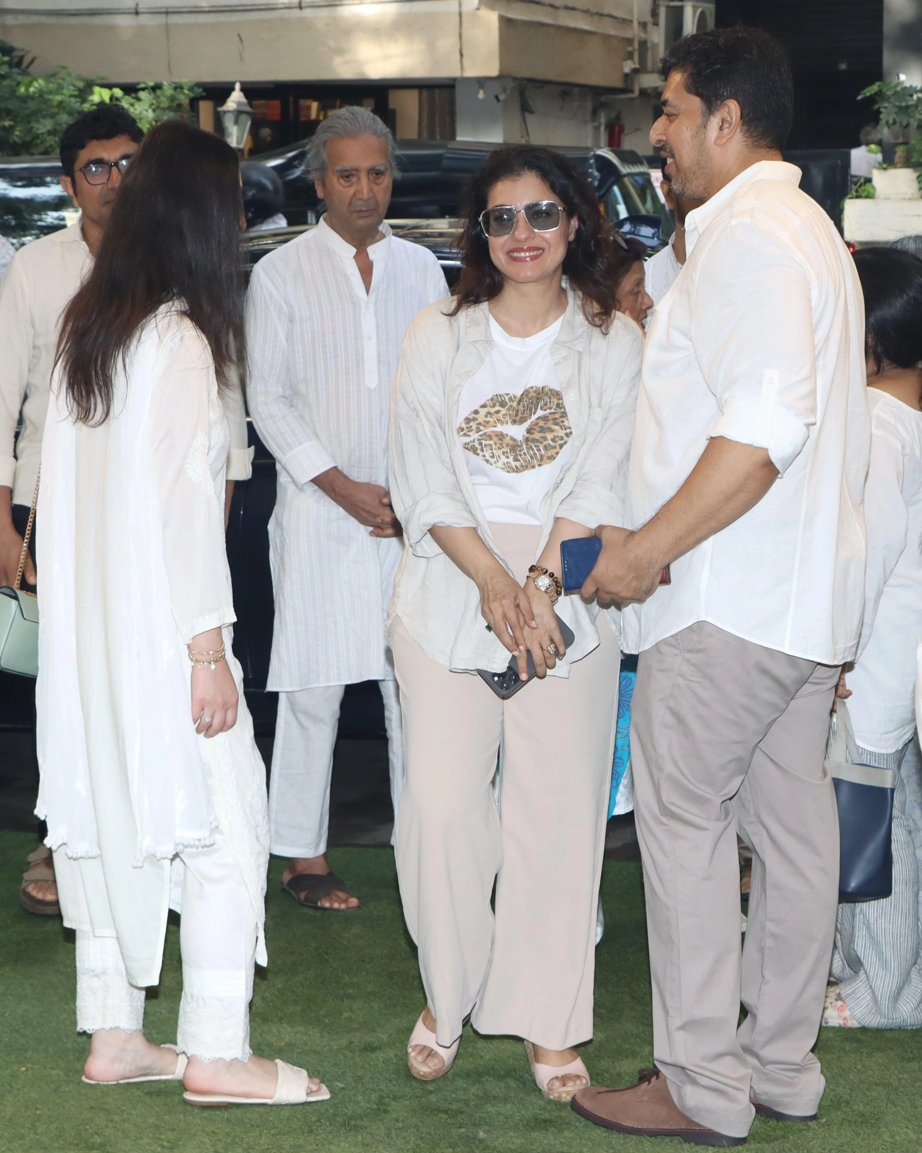Many stars from the film fraternity were seen at the prayer meet of late director composer Rono Mukherjee