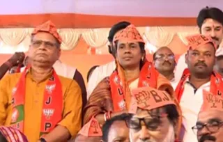 Former Bari MLA Sunanda Das joins BJP along with her supporters