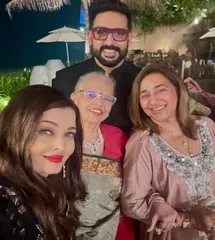 Aishwarya Rai clicks selfies with Abhishek Bachchan amid divorce rumours