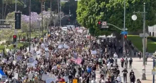 Protesters clash with National Guard troops in Los Angeles
