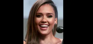 Jessica Alba savours taste of India with golgappas in London