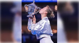 US Open: Sabalenka retains title with win over Anisimova