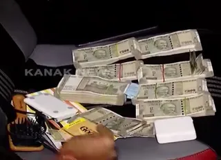 Rs 4.77 lakh cash found inside car in Bhubaneswar; drunk driver detained