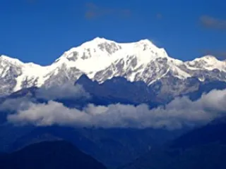 Climate change and mountains: Ten states discuss growing challenges