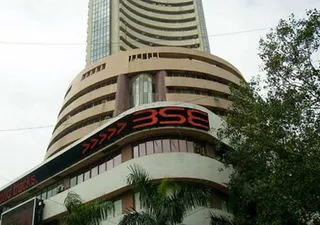 Sensex crashes 930 points, all sectoral indices in red