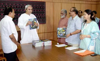 Updated edition of Jnanamandal presented to Odisha CM