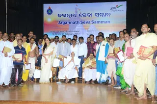 JSPL Foundation felicitates functionaries of Odisha’s Shree Mandir