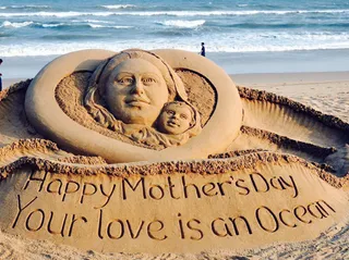 Odisha sand artist Sudarsan Pattnaik pays tribute on Mother's Day