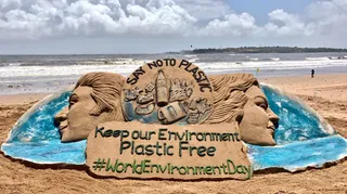Odisha sand artist Sudarsan appeals for plastic free environment