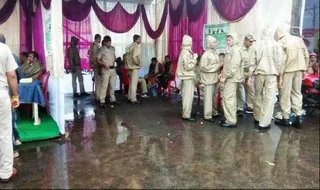 Odisha police detain two for climbing atop Taladhwaja chariot in Puri