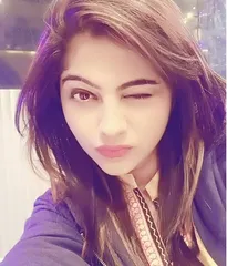 Ollywood actor Jhilik Bhattacharjee does a la Priya Prakash!