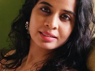 Mumbai-based poetess Rochelle Potkar smells rain, earth, river in Odia literature