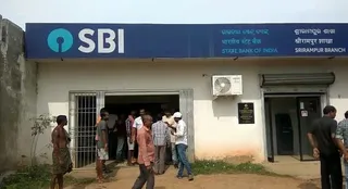 Miscreants disguised as students loot Rs 40 lakh from bank in Odisha