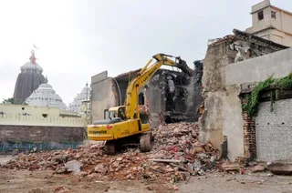 Puri eviction drive halted for some time as mutt chief refuses to vacate