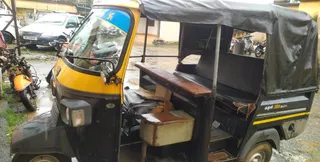 Odisha: After hefty fine, violator decides to dump auto-rickshaw in police station