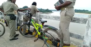 Class 9 student falls into river while taking selfie in Rourkela