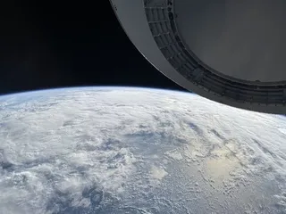 Image of Earth shot on iPhone shared by SpaceX crew
