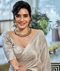 Karishma Tanna on winning award for 'Scoop': 'Now, I am known as a pretty girl with acting talent'