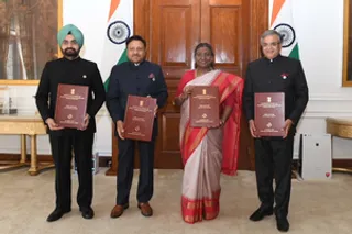 ECI submits names of newly elected Lok Sabha MPs to President Murmu