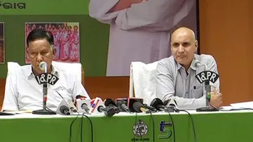 PWD Secretary Vir Vikram Yadav and minister Prafula Malik