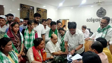 Dipali das submitted the nomination