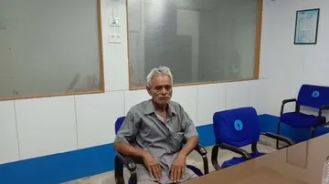 Elderly couple robbed