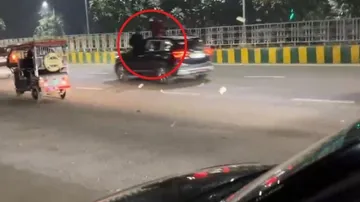 Stunt in Noida road
