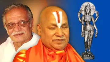 Gulzar and Rambhadracharya 