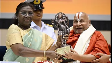 Jnapith Award Given To Jagadguru Rambhadracharya
